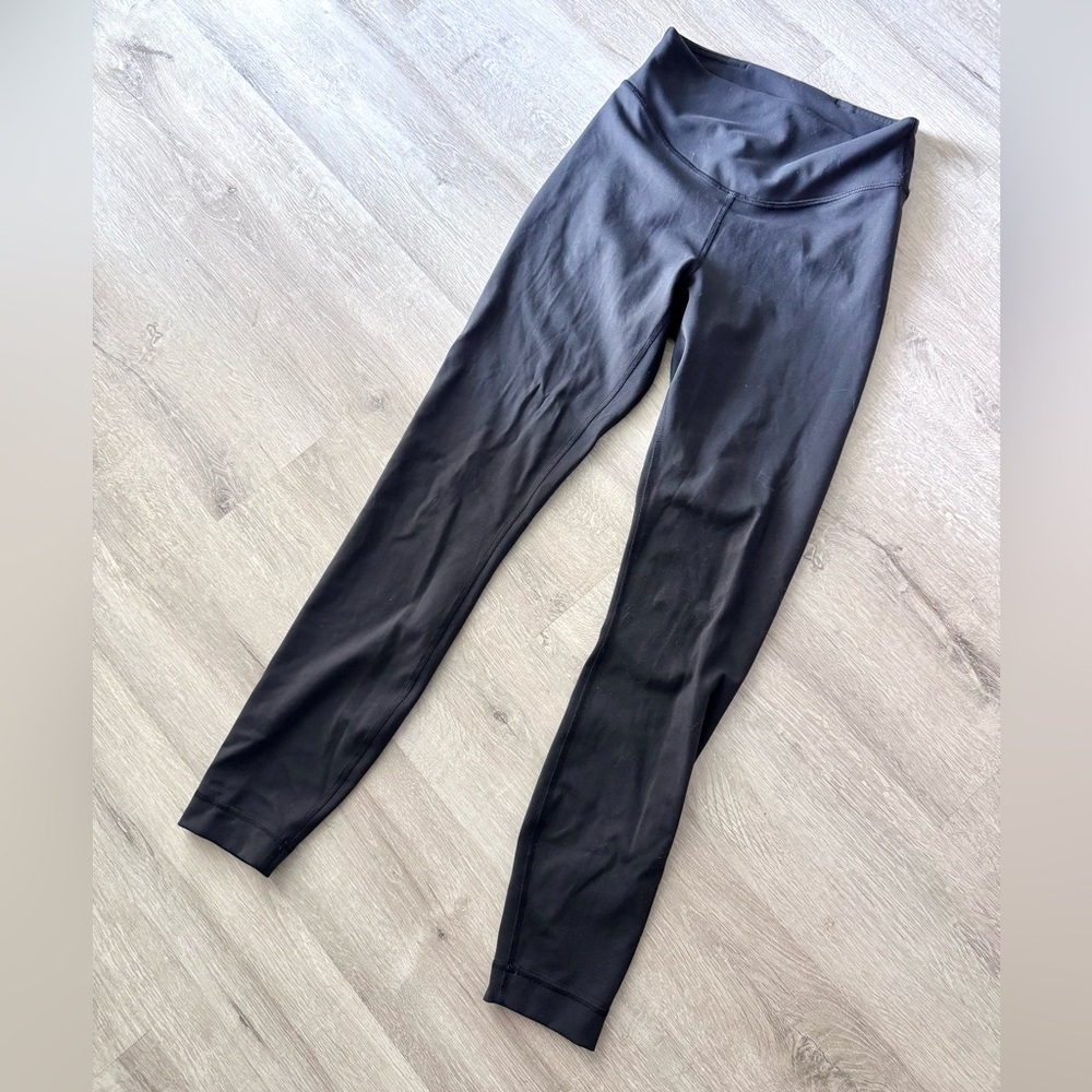 Lululemon Wunder Under Leggings - size 4, 25”